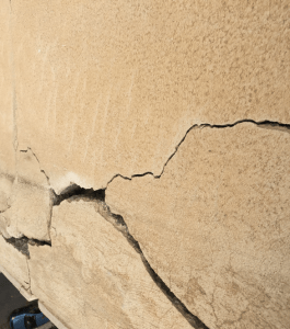 پر کردن ترک های سیمانی و سنگی